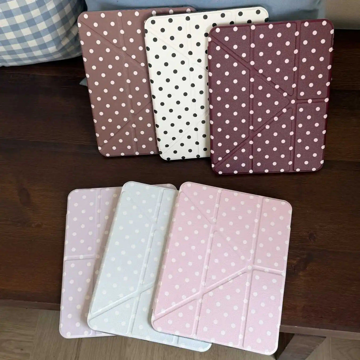 Quiet Dot — Chalk — iPad Case